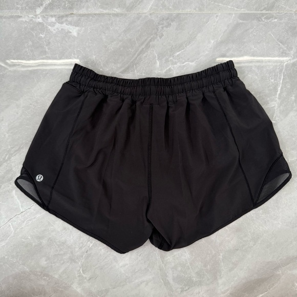Women’s Lululemon Hotty Hot Low-Rise Lined Short 4" Workout Athletic Size 8 - Picture 12 of 16